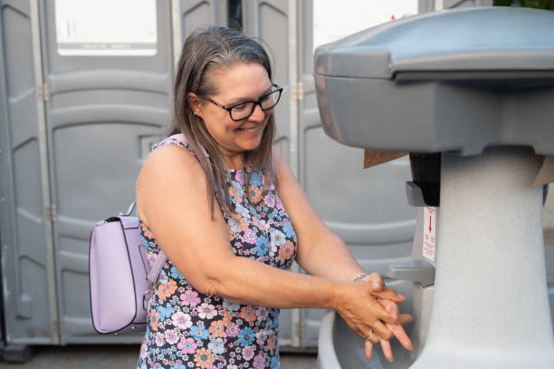 Best Portable bathroom rental  in Union City, IN